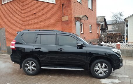 Toyota Land Cruiser Prado 150 рестайлинг 2, 2015 год, 4 050 000 рублей, 13 фотография