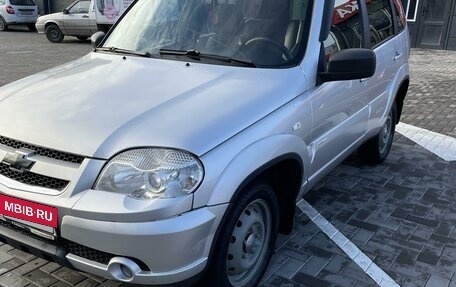 Chevrolet Niva I рестайлинг, 2013 год, 595 000 рублей, 2 фотография