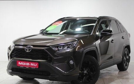 Toyota RAV4, 2021 год, 3 690 000 рублей, 1 фотография