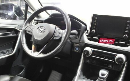 Toyota RAV4, 2021 год, 3 690 000 рублей, 16 фотография