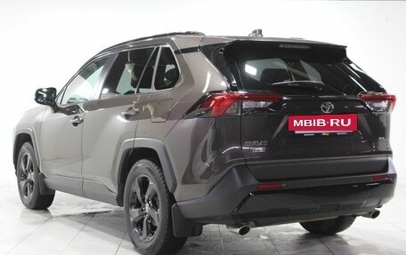 Toyota RAV4, 2021 год, 3 690 000 рублей, 7 фотография