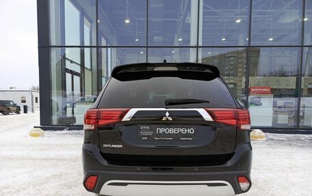 Mitsubishi Outlander III рестайлинг 3, 2020 год, 2 941 000 рублей, 7 фотография