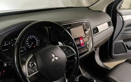 Mitsubishi Outlander III рестайлинг 3, 2014 год, 1 749 000 рублей, 8 фотография