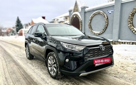 Toyota RAV4, 2021 год, 4 850 000 рублей, 2 фотография