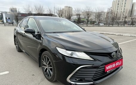 Toyota Camry, 2022 год, 3 590 000 рублей, 3 фотография