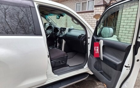 Toyota Land Cruiser Prado 150 рестайлинг 2, 2011 год, 2 850 000 рублей, 7 фотография