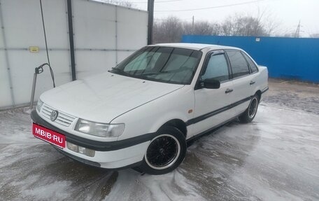 Volkswagen Passat B4, 1993 год, 350 000 рублей, 1 фотография