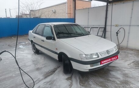 Volkswagen Passat B4, 1993 год, 350 000 рублей, 3 фотография