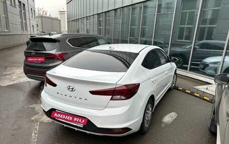 Hyundai Elantra VI рестайлинг, 2019 год, 1 597 000 рублей, 4 фотография