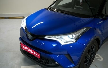 Toyota C-HR I рестайлинг, 2018 год, 3 300 000 рублей, 2 фотография