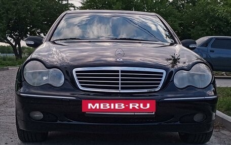 Mercedes-Benz C-Класс, 2003 год, 800 000 рублей, 8 фотография