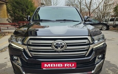 Toyota Land Cruiser 200, 2015 год, 6 250 000 рублей, 2 фотография