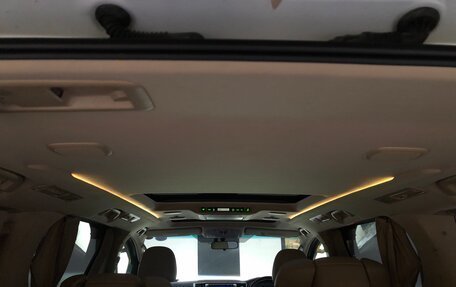 Toyota Vellfire I, 2010 год, 1 300 000 рублей, 22 фотография