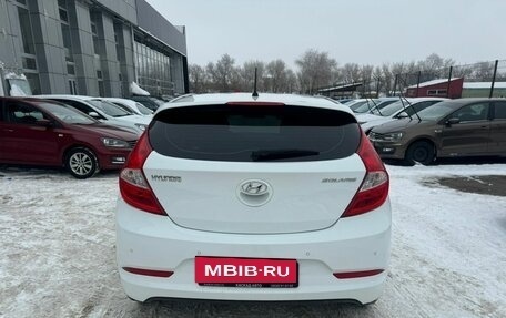 Hyundai Solaris II рестайлинг, 2015 год, 1 100 000 рублей, 4 фотография