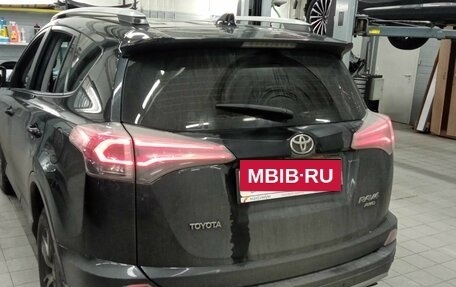 Toyota RAV4, 2017 год, 2 300 000 рублей, 4 фотография