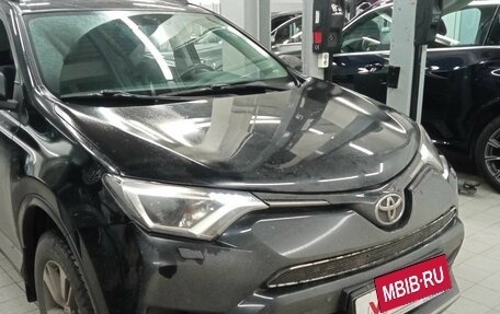 Toyota RAV4, 2017 год, 2 300 000 рублей, 2 фотография