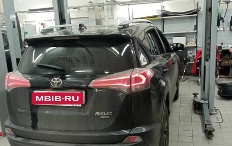 Toyota RAV4, 2017 год, 2 300 000 рублей, 3 фотография