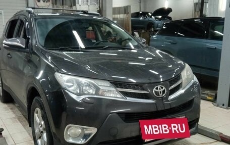 Toyota RAV4, 2014 год, 1 880 000 рублей, 2 фотография