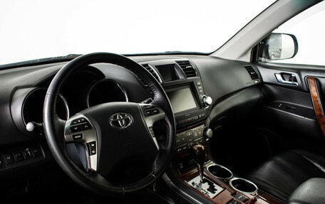 Toyota Highlander III, 2011 год, 2 599 000 рублей, 13 фотография