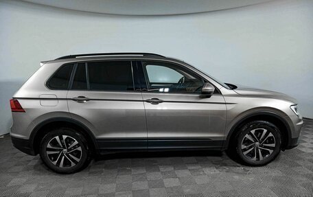 Volkswagen Tiguan II, 2019 год, 2 100 000 рублей, 5 фотография