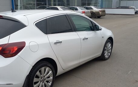 Opel Astra J, 2013 год, 1 270 000 рублей, 2 фотография