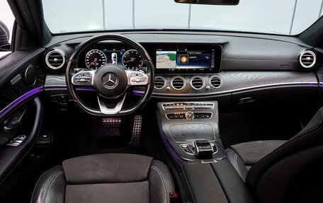 Mercedes-Benz E-Класс, 2019 год, 3 970 000 рублей, 6 фотография