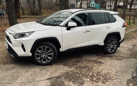 Toyota RAV4, 2021 год, 4 450 000 рублей, 4 фотография