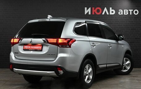 Mitsubishi Outlander III рестайлинг 3, 2018 год, 1 891 000 рублей, 7 фотография