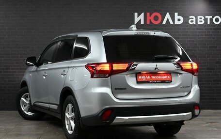 Mitsubishi Outlander III рестайлинг 3, 2018 год, 1 891 000 рублей, 4 фотография