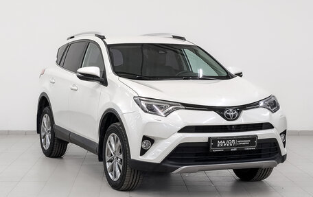 Toyota RAV4, 2017 год, 2 395 000 рублей, 3 фотография