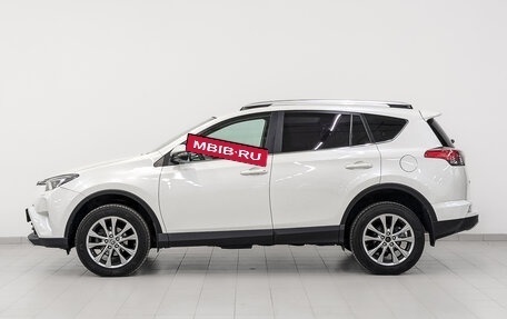 Toyota RAV4, 2017 год, 2 395 000 рублей, 8 фотография