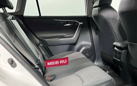 Toyota RAV4, 2021 год, 4 199 000 рублей, 12 фотография