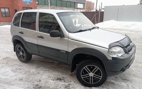 Chevrolet Niva I рестайлинг, 2011 год, 550 000 рублей, 4 фотография