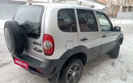 Chevrolet Niva I рестайлинг, 2011 год, 550 000 рублей, 2 фотография