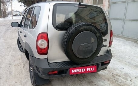 Chevrolet Niva I рестайлинг, 2011 год, 550 000 рублей, 3 фотография