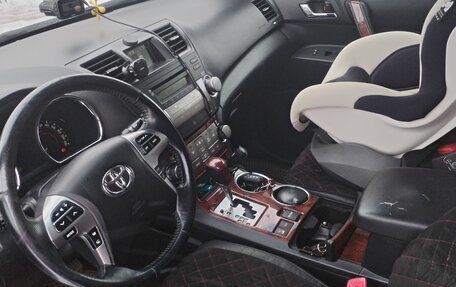 Toyota Highlander III, 2011 год, 1 900 000 рублей, 8 фотография