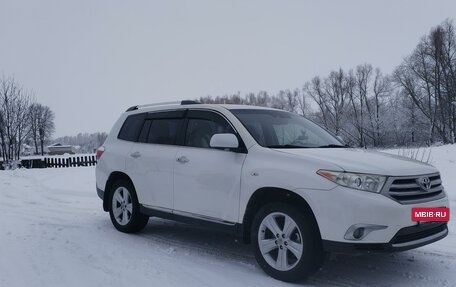 Toyota Highlander III, 2011 год, 1 900 000 рублей, 2 фотография