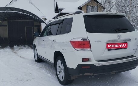 Toyota Highlander III, 2011 год, 1 900 000 рублей, 9 фотография