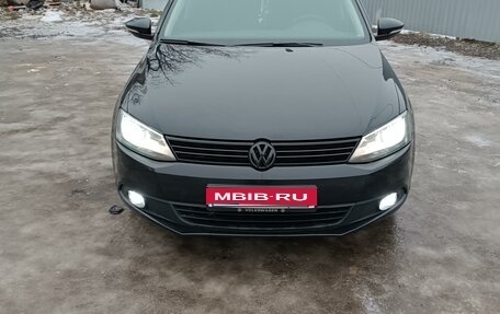 Volkswagen Jetta VI, 2014 год, 1 025 000 рублей, 1 фотография