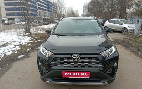 Toyota RAV4, 2021 год, 3 900 000 рублей, 1 фотография