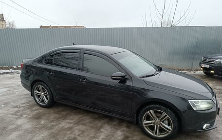 Volkswagen Jetta VI, 2014 год, 1 025 000 рублей, 2 фотография