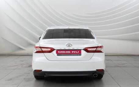 Toyota Camry, 2019 год, 3 038 000 рублей, 6 фотография