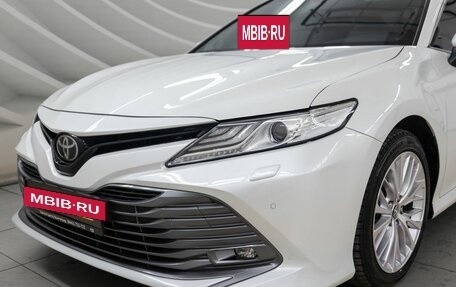 Toyota Camry, 2019 год, 3 038 000 рублей, 9 фотография