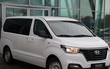 Hyundai H-1 II рестайлинг, 2018 год, 2 750 000 рублей, 7 фотография