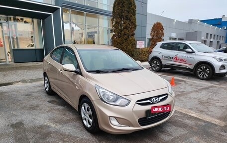 Hyundai Solaris II рестайлинг, 2013 год, 899 000 рублей, 3 фотография