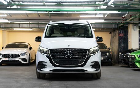 Mercedes-Benz V-Класс, 2024 год, 18 200 000 рублей, 2 фотография