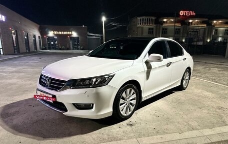 Honda Accord IX рестайлинг, 2013 год, 2 050 000 рублей, 2 фотография