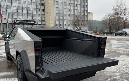 Tesla Cybertruck, 2024 год, 35 400 000 рублей, 15 фотография