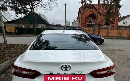 Toyota Camry, 2018 год, 3 300 000 рублей, 4 фотография