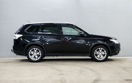 Mitsubishi Outlander III рестайлинг 3, 2014 год, 1 290 000 рублей, 5 фотография